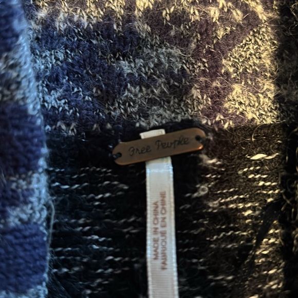 Free People Sweater - Picture 4 of 6